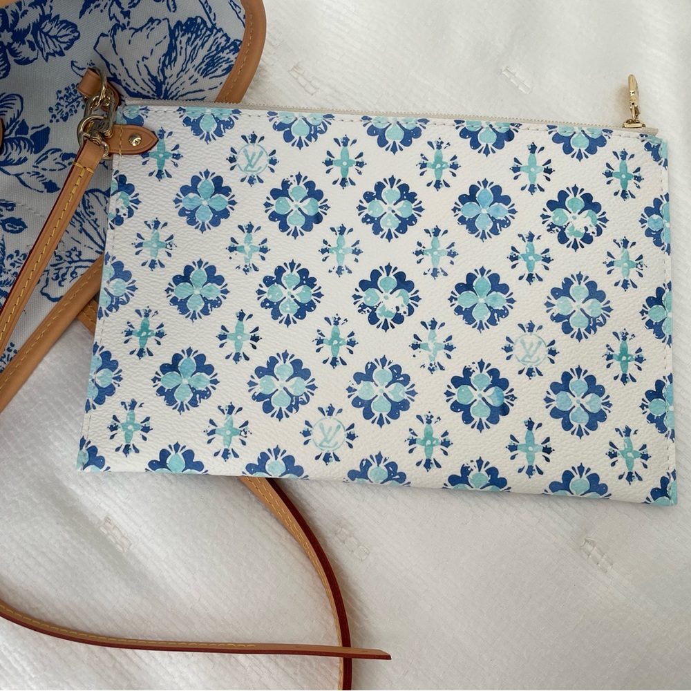 NEW never used Louis Vuitton 2024 By The Pool pochette - brand new AUTHENTIC